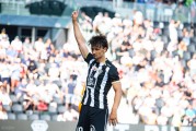 1-0，25岁勒保罗闪击制胜：助10人昂热击败巴黎FC，迎法甲开门红